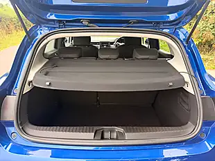 Used 2020 Renault Clio Play Blue - Interior and Exterior details 17
