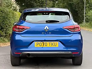 Used 2020 Renault Clio Play Blue - Interior and Exterior details 7