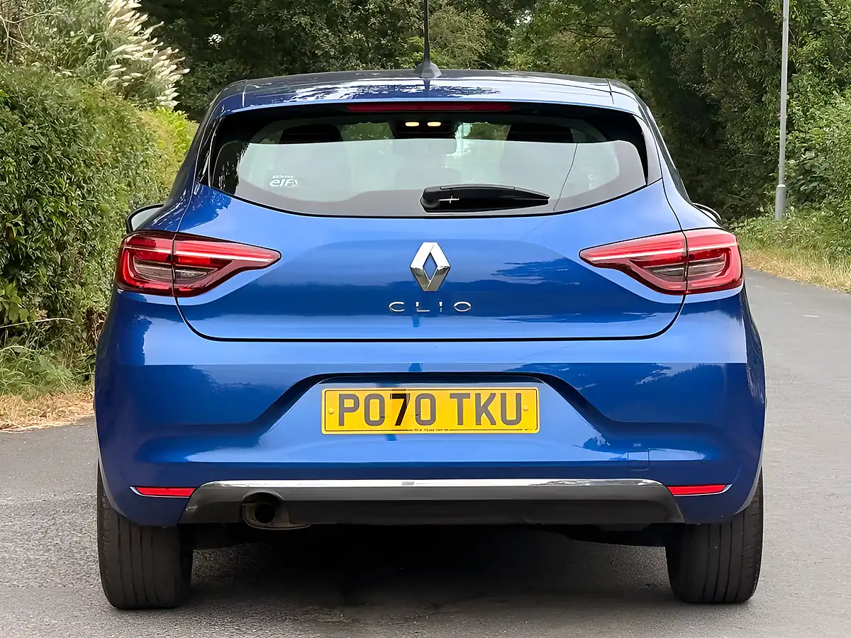 Used 2020 Renault Clio Play Blue - Interior and Exterior details 7