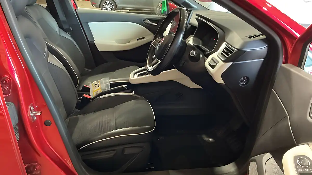 Used 2020 Renault Clio S Edition Red - Interior and Exterior details 10