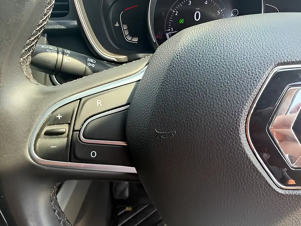Used 2020 Renault Kadjar GT Line Blue - Interior and Exterior details 11