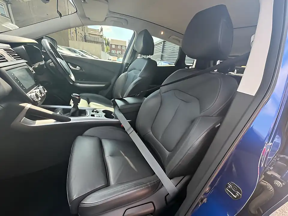 Used 2020 Renault Kadjar GT Line Blue - Interior and Exterior details 17