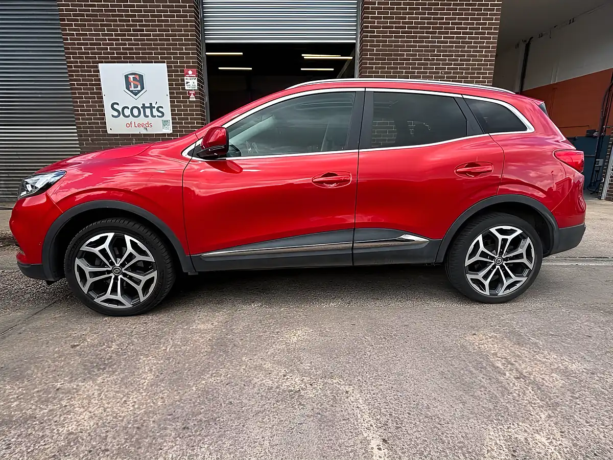 Used 2020 Renault Kadjar GT Line Red - Interior and Exterior details 4