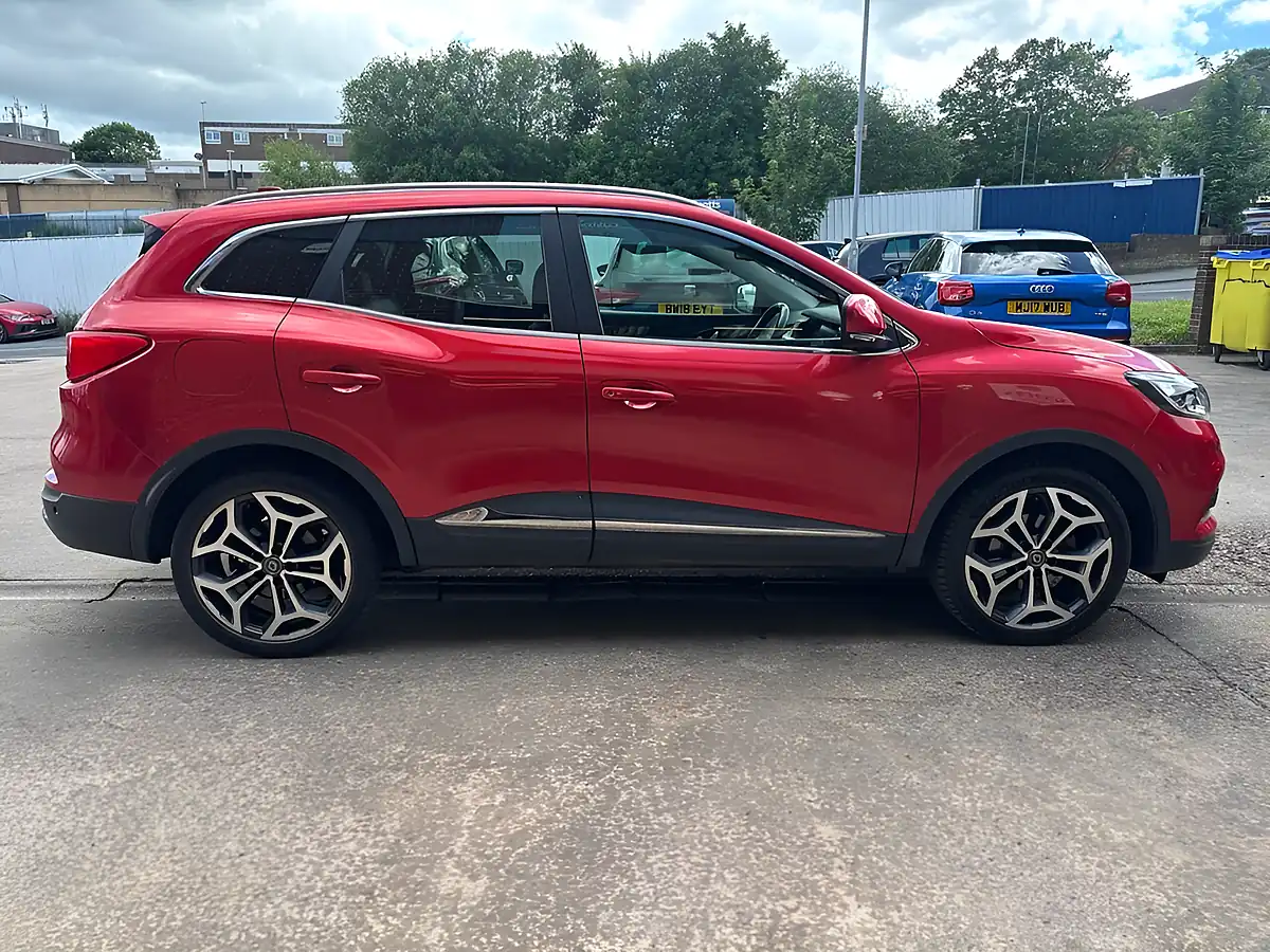 Used 2020 Renault Kadjar GT Line Red - Interior and Exterior details 8