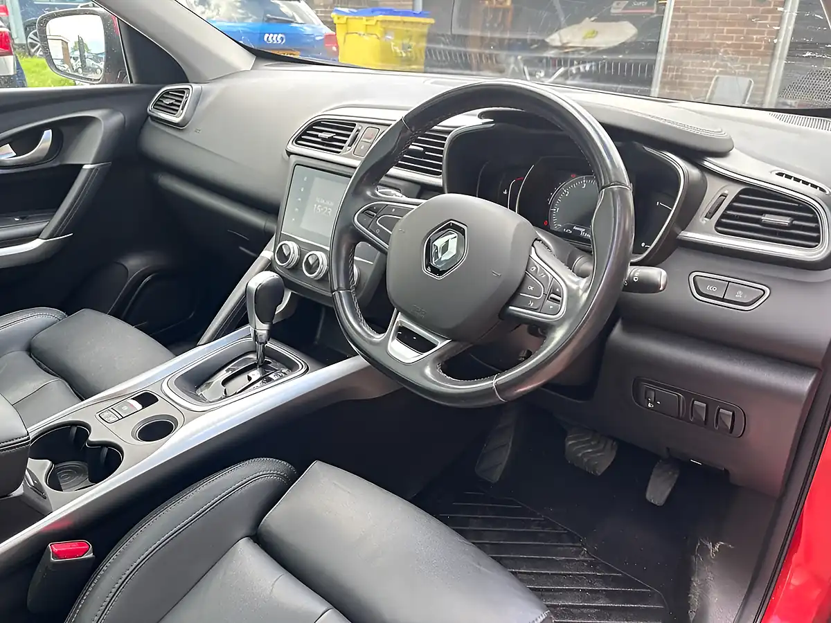 Used 2020 Renault Kadjar GT Line Red - Interior and Exterior details 9