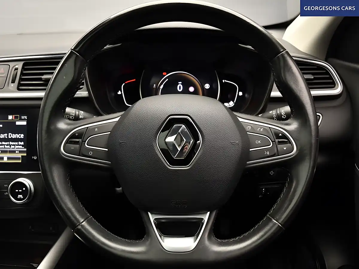 Used 2020 Renault Kadjar GT Line White - Interior and Exterior details 13