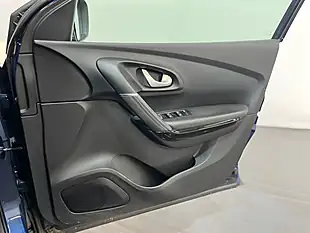 Used 2020 Renault Kadjar Iconic Cosmos Blue - Interior and Exterior details 11