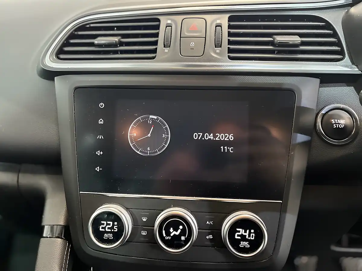 Used 2020 Renault Kadjar Iconic Cosmos Blue - Interior and Exterior details 20