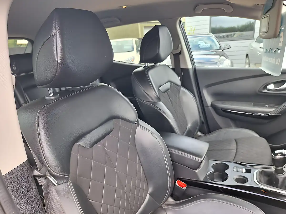 Used 2020 Renault Kadjar Iconic Grey - Interior and Exterior details 16