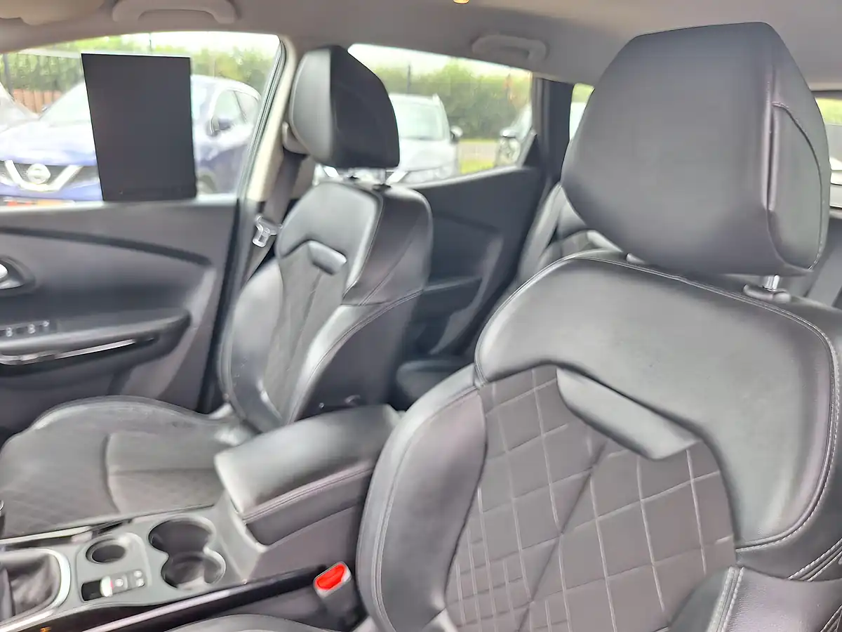 Used 2020 Renault Kadjar Iconic Grey - Interior and Exterior details 4