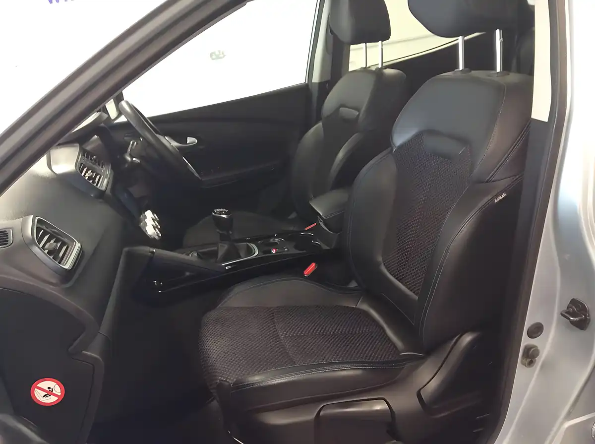 Used 2020 Renault Kadjar S Edition Grey - Interior and Exterior details 15