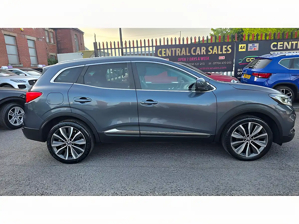 Used 2020 Renault Kadjar S Edition Grey - Interior and Exterior details 5