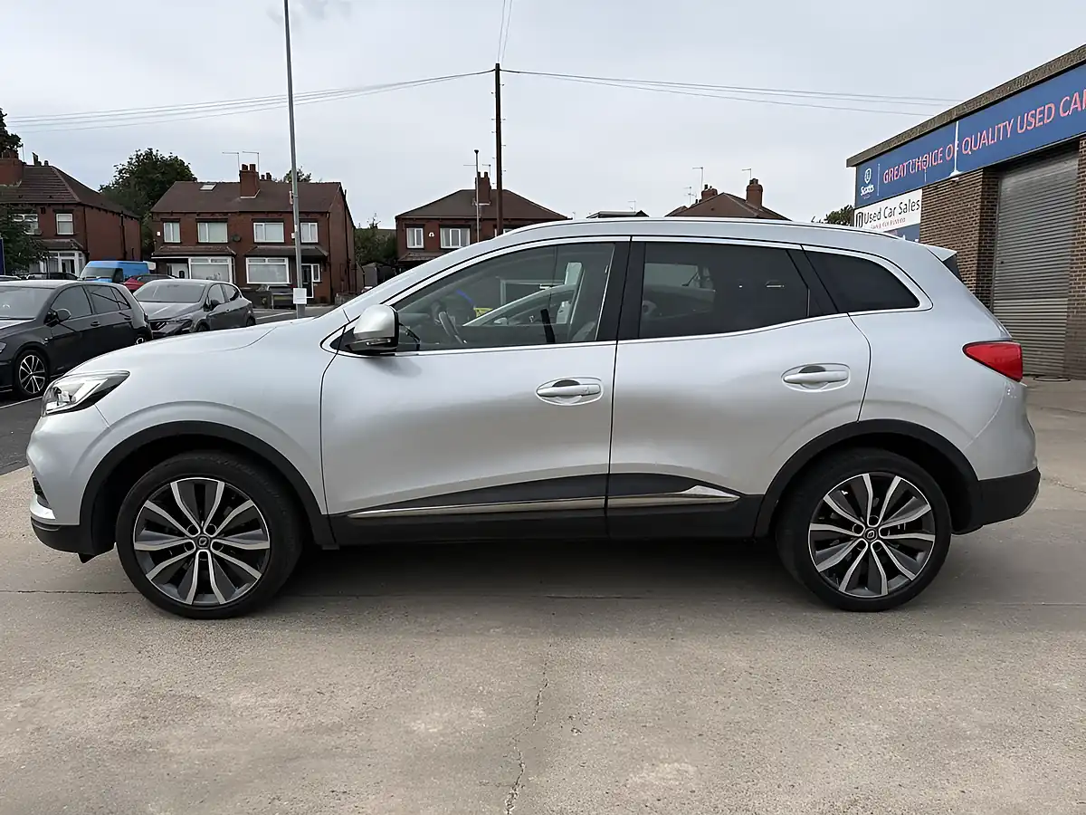 Used 2020 Renault Kadjar S Edition Grey - Interior and Exterior details 5