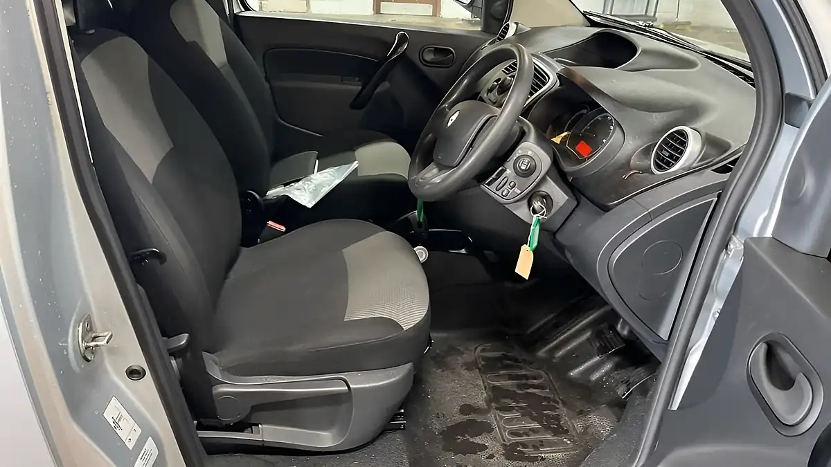 Used 2020 Renault Kangoo Business Grey - Interior and Exterior details 12