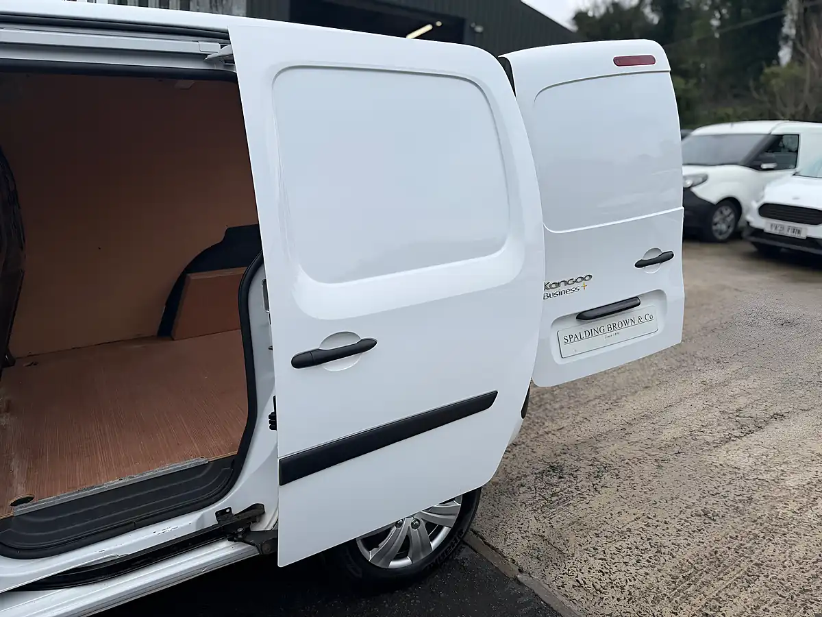 Used 2020 Renault Kangoo Business+ White - Interior and Exterior details 15