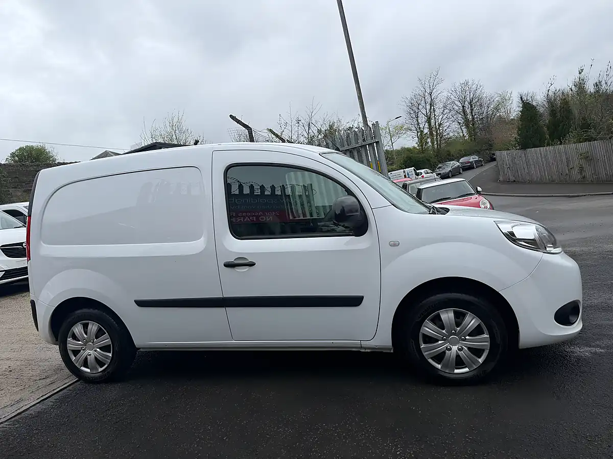 Used 2020 Renault Kangoo Business+ White - Interior and Exterior details 18