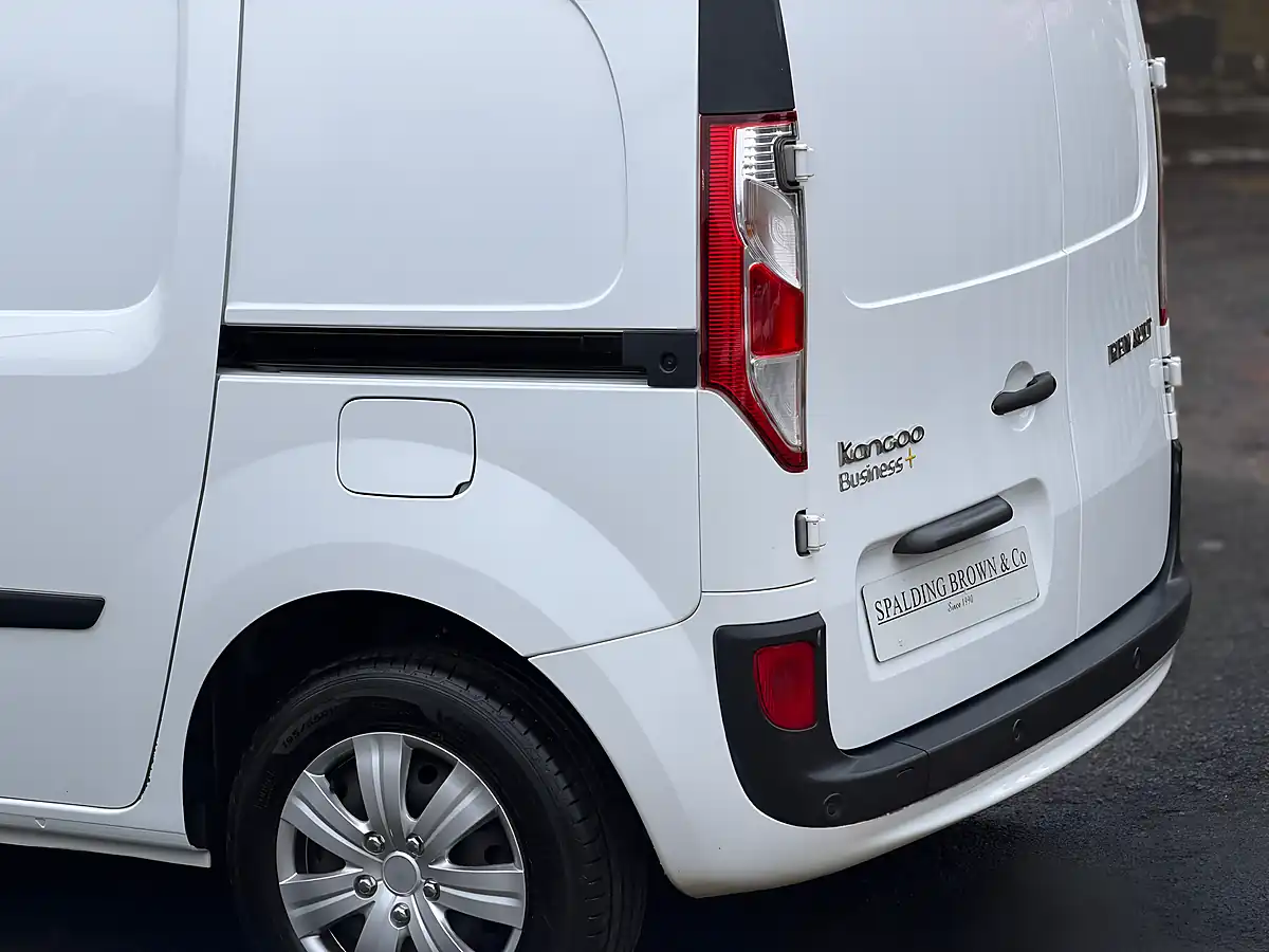 Used 2020 Renault Kangoo Business+ White - Interior and Exterior details 5