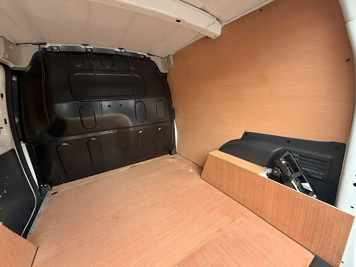 Used 2020 Renault Kangoo Business+ White - Interior and Exterior details 9