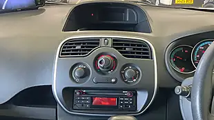 Used 2020 Renault Kangoo Business White - Interior and Exterior details 13