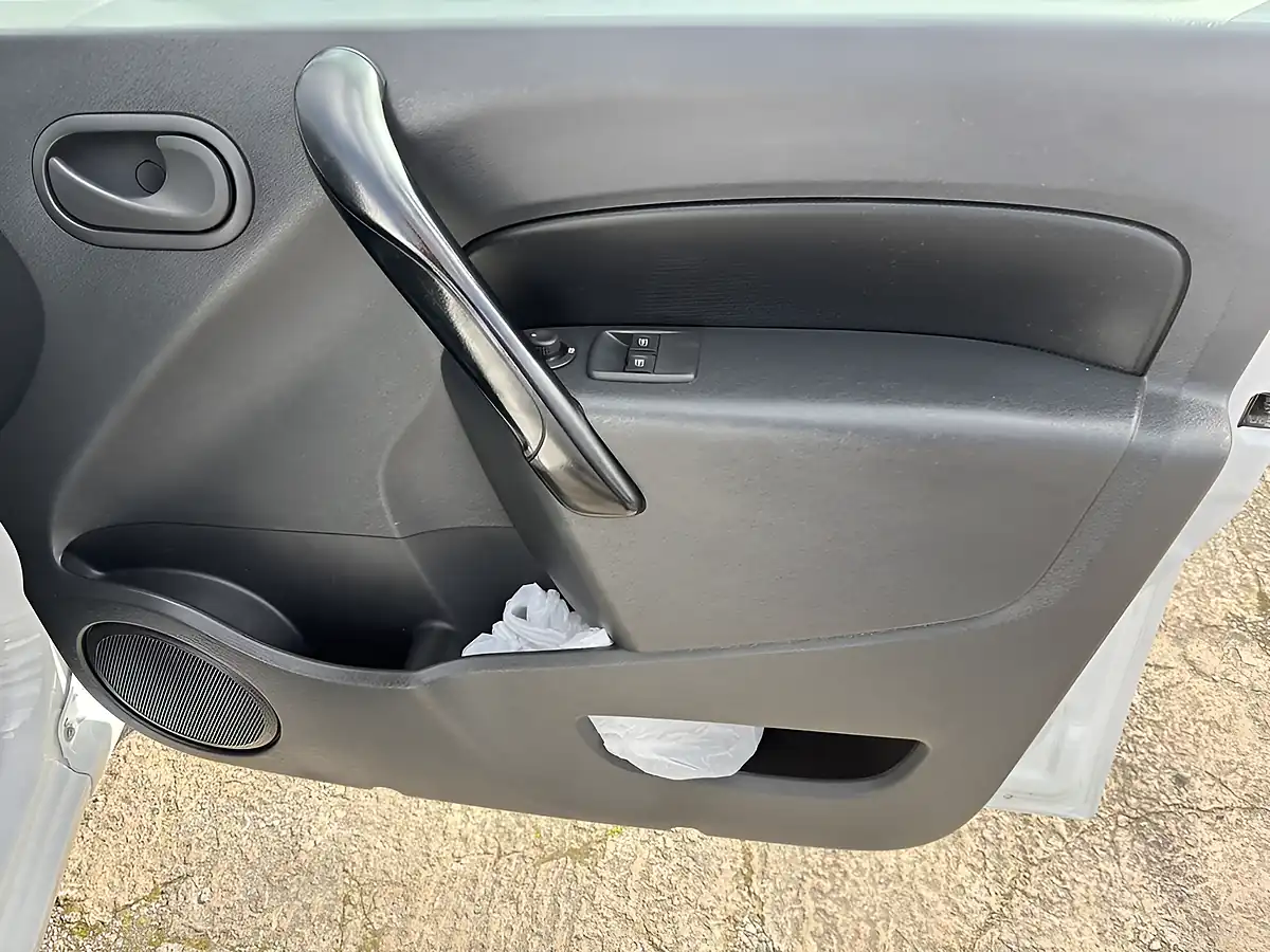 Used 2020 Renault Kangoo Business+ White - Interior and Exterior details 11