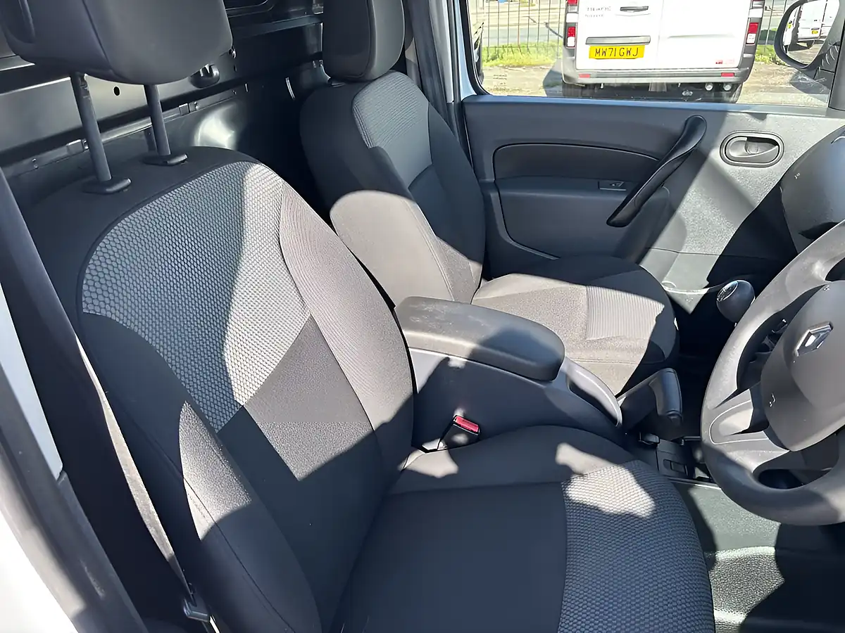 Used 2020 Renault Kangoo Business+ White - Interior and Exterior details 8