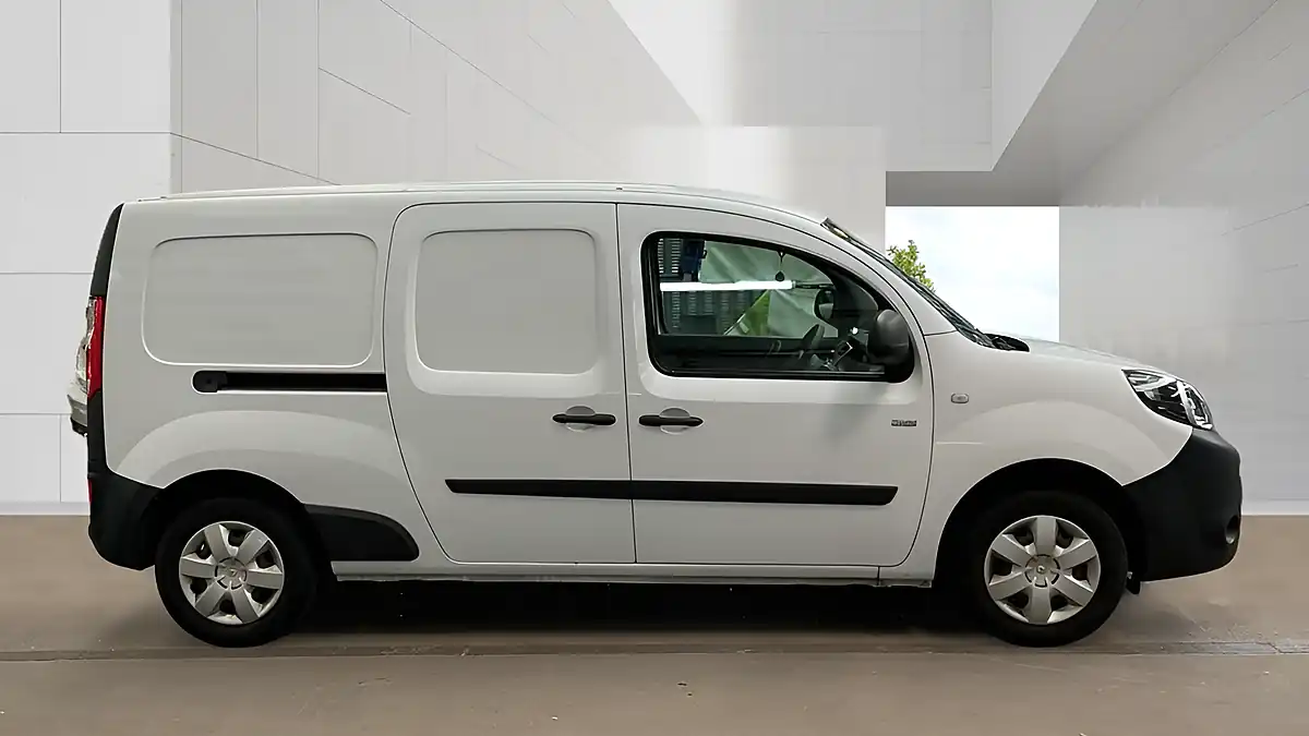 Used 2020 Renault Kangoo Maxi Business White - Interior and Exterior details 6