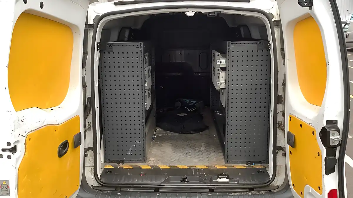 Used 2020 Renault Kangoo Maxi Business White - Interior and Exterior details 7