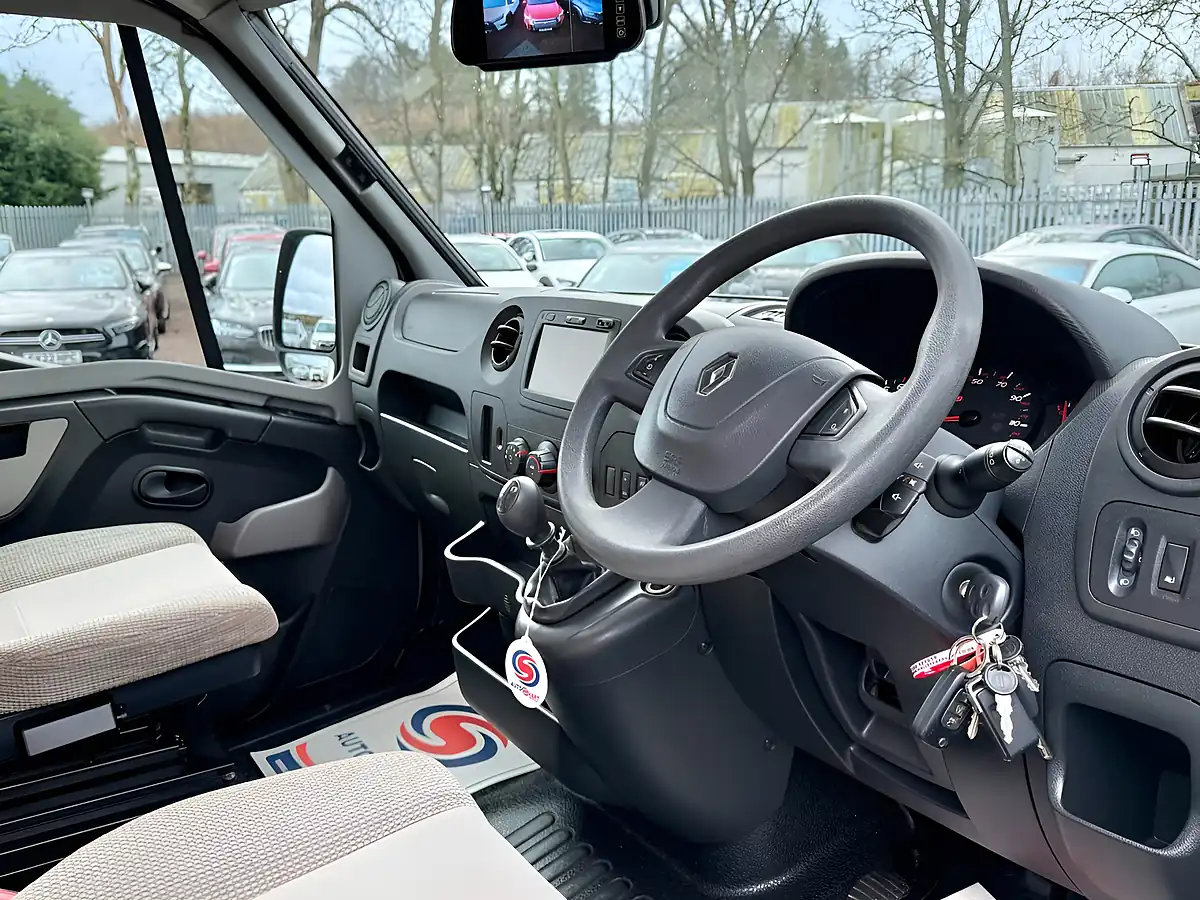 Used 2020 Renault Lunar Cassini Ti Max Edition Silver - Interior and Exterior details 6
