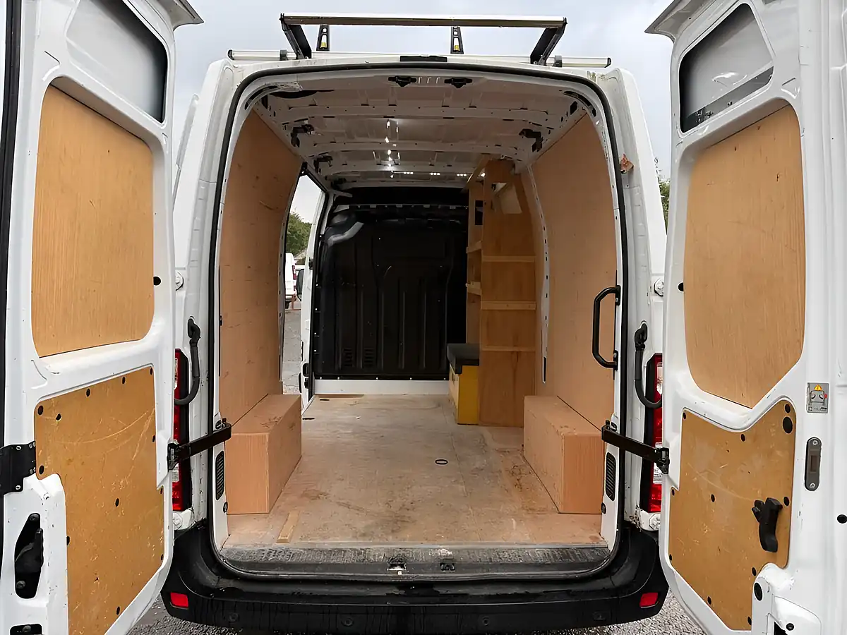 Used 2020 Renault Master 35 Business+ White - Interior and Exterior details 12