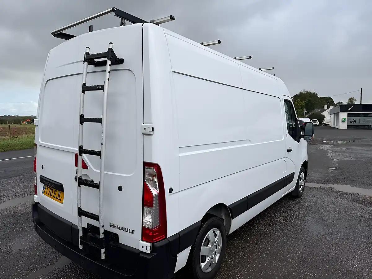 Used 2020 Renault Master 35 Business+ White - Interior and Exterior details 4