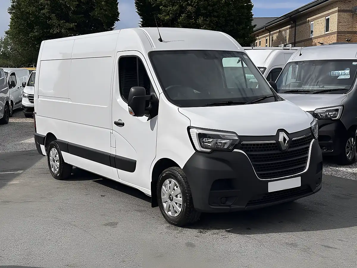 Used 2020 Renault Master Business+ Mineral White - Interior and Exterior details 4