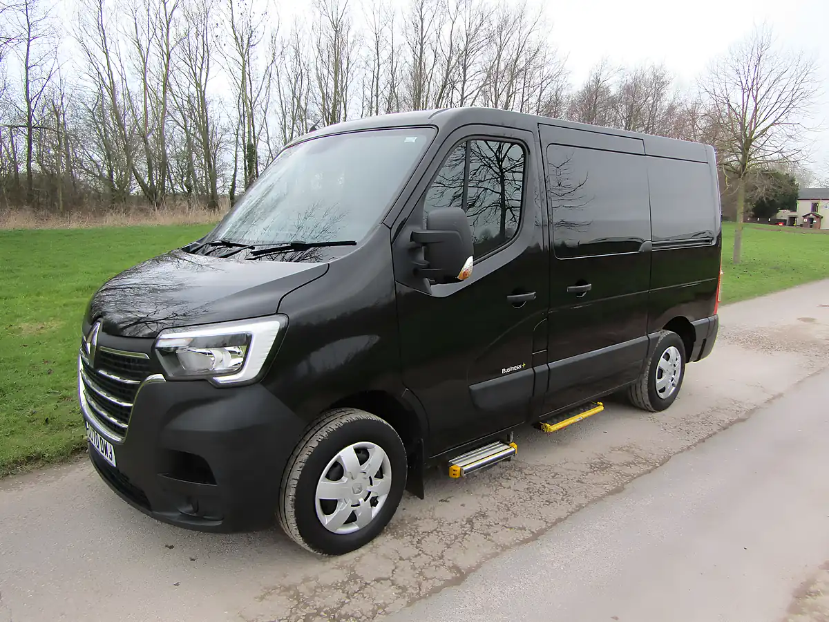 Used 2020 Renault Master Business Plus SL28 Pearlescent Black - Interior and Exterior details 4