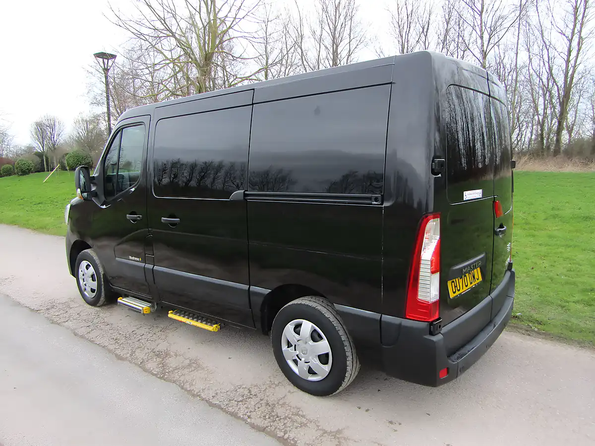 Used 2020 Renault Master Business Plus SL28 Pearlescent Black - Interior and Exterior details 5