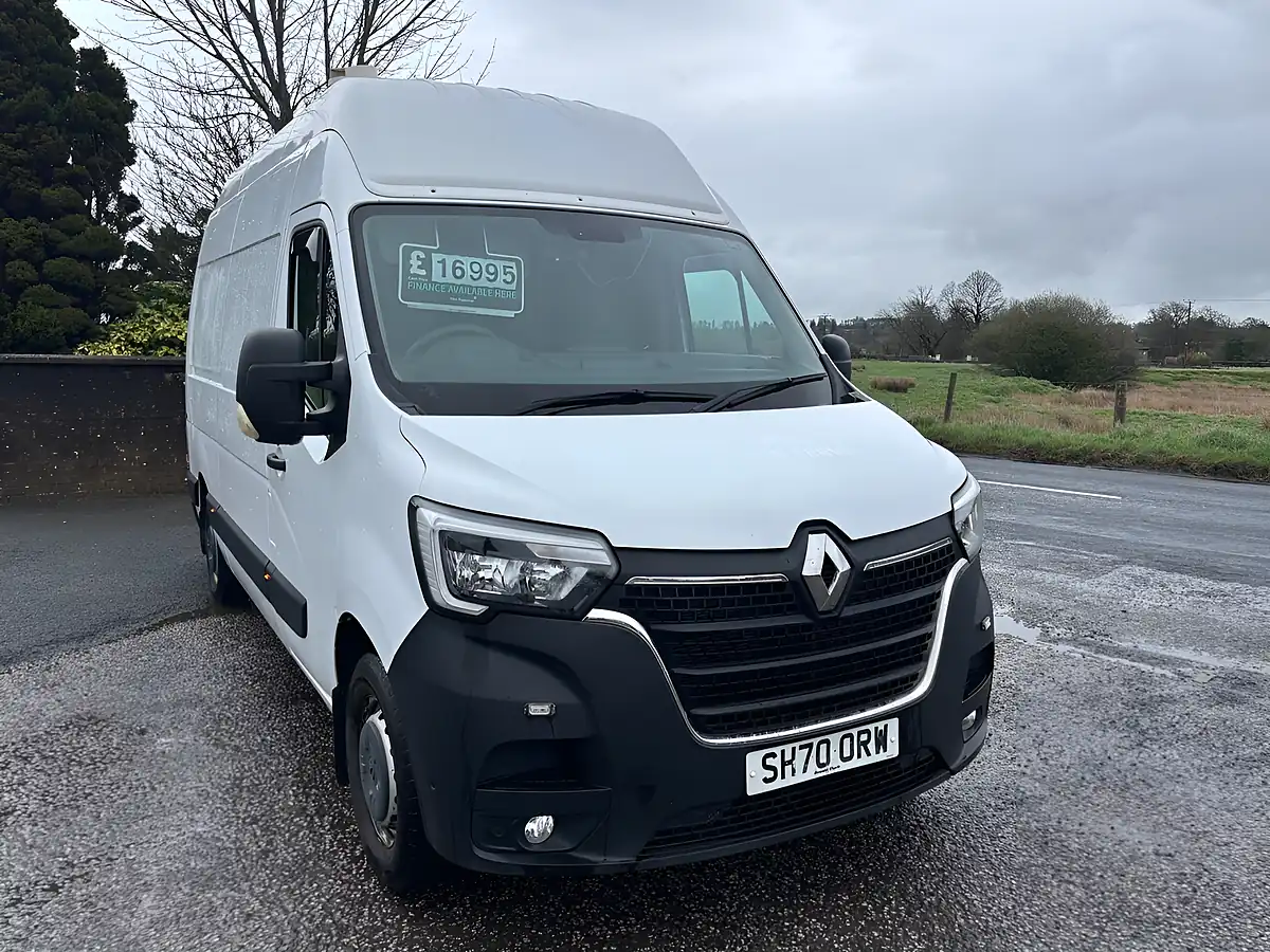 Used 2020 Renault Master Business White - Front View