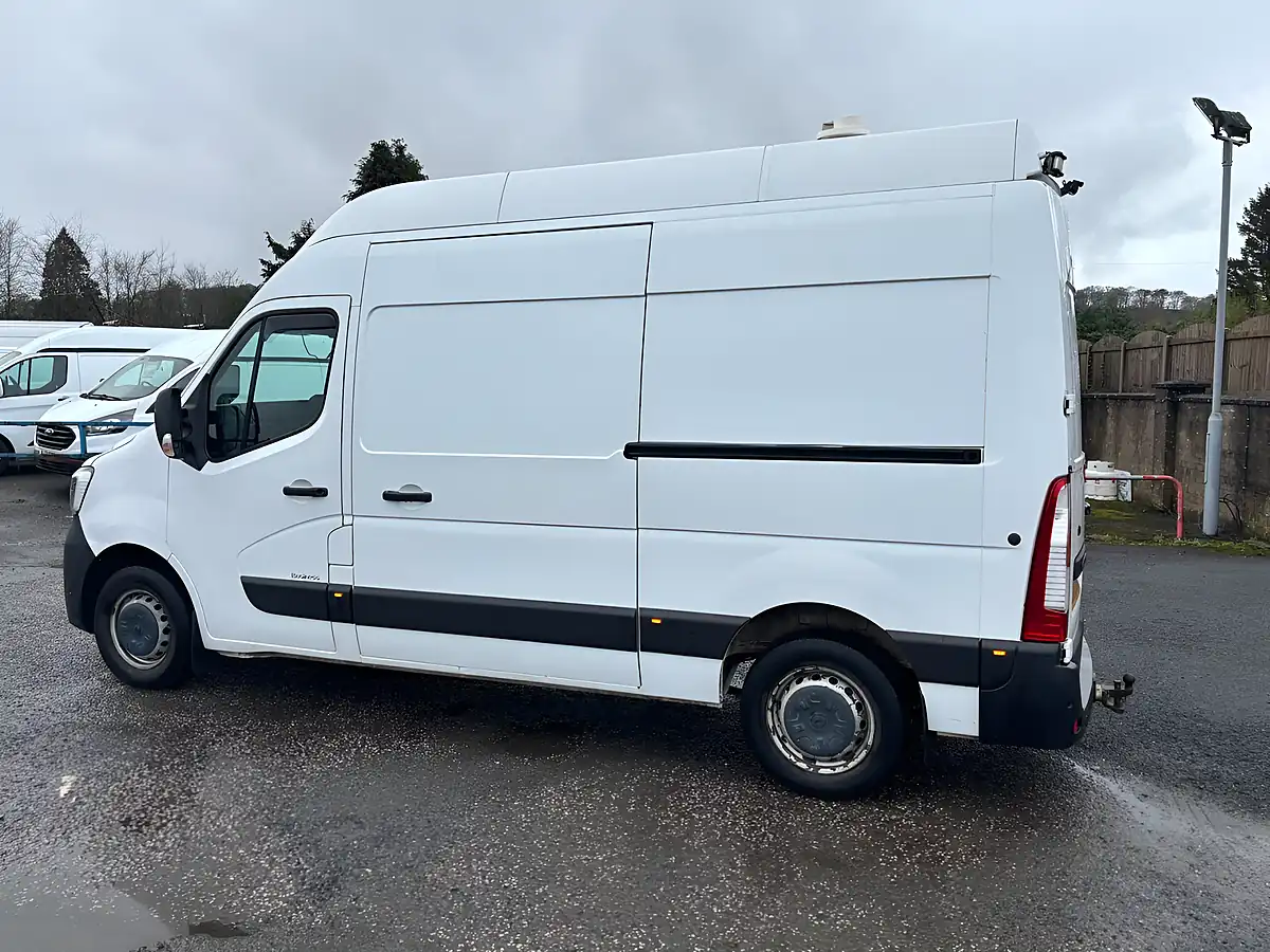 Used 2020 Renault Master Business White - Interior and Exterior details 7