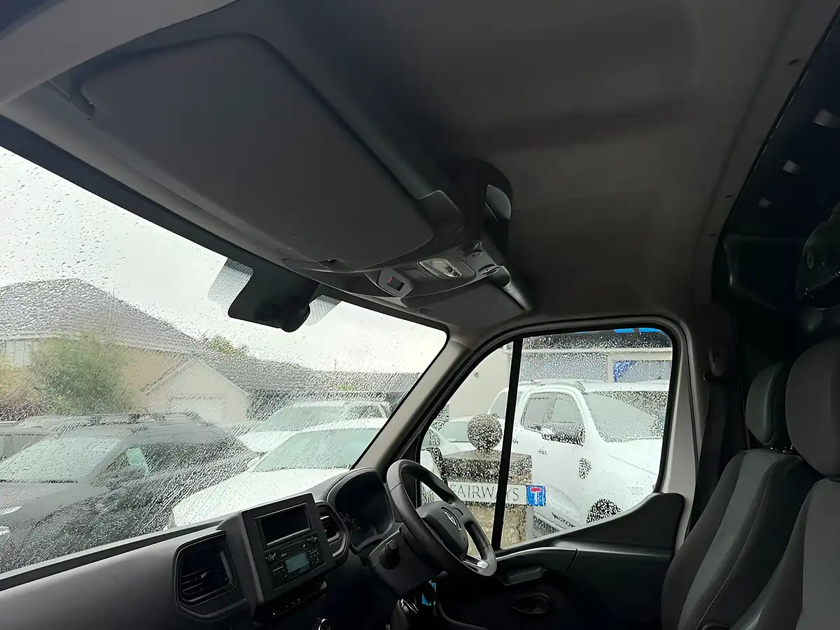 Used 2020 Renault Master Business White - Interior and Exterior details 11