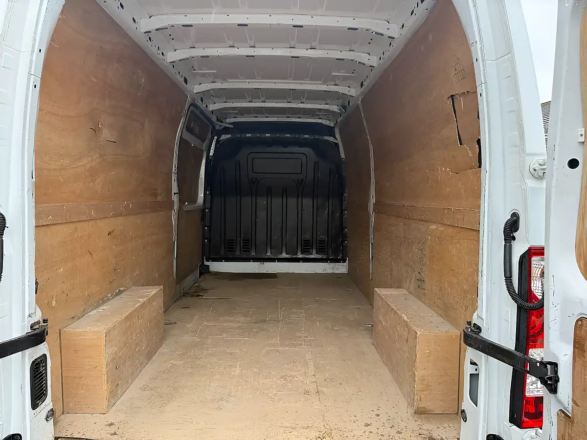 Used 2020 Renault Master Business White - Interior and Exterior details 16