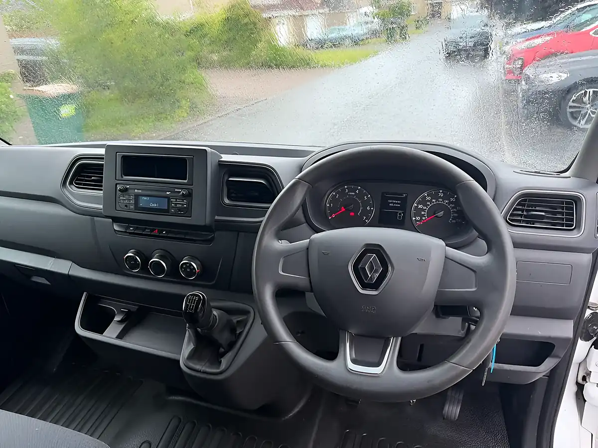 Used 2020 Renault Master Business White - Interior and Exterior details 9