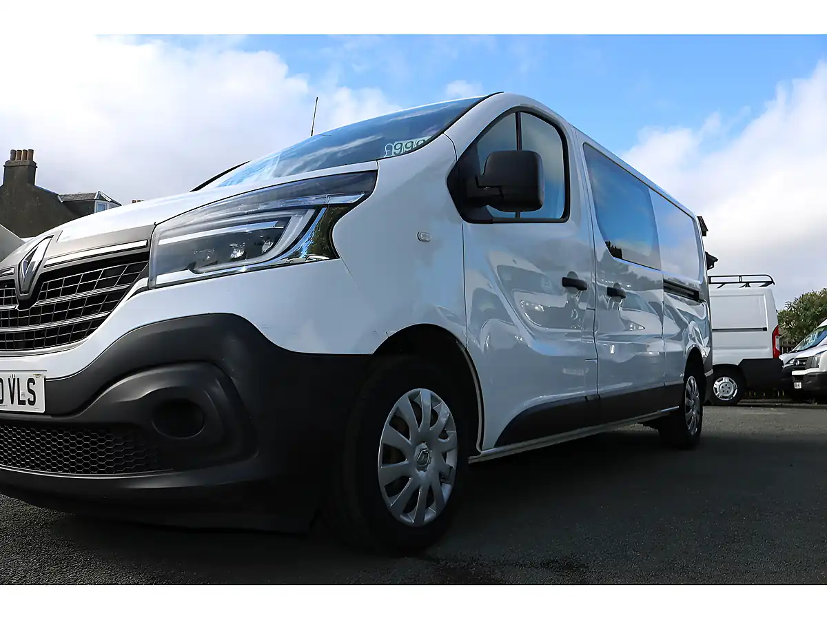 Used 2020 Renault Trafic Business Energy White - Interior and Exterior details 12