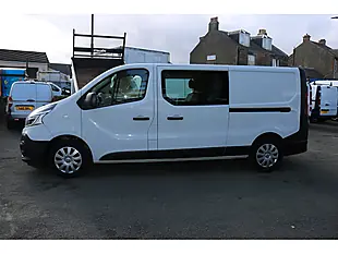 Used 2020 Renault Trafic Business Energy White - Interior and Exterior details 4