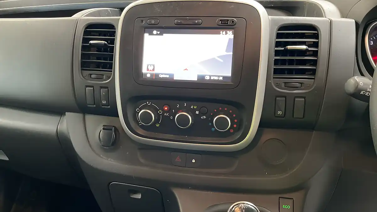 Used 2020 Renault Trafic Business+ Nav White - Interior and Exterior details 13
