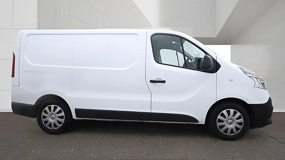 Used 2020 Renault Trafic Business+ Nav White - Interior and Exterior details 6