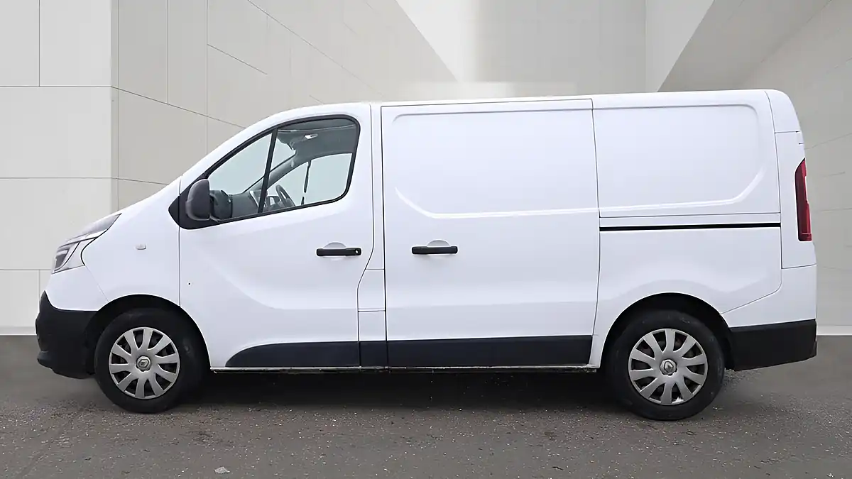 Used 2020 Renault Trafic Business+ Nav White - Interior and Exterior details 8