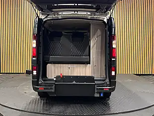 Used 2020 Renault Trafic Energy 28 Business Silver - Interior and Exterior details 10