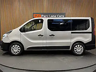 Used 2020 Renault Trafic Energy 28 Business Silver - Interior and Exterior details 12