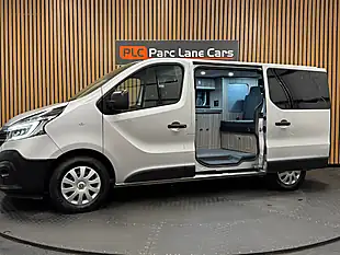 Used 2020 Renault Trafic Energy 28 Business Silver - Interior and Exterior details 2