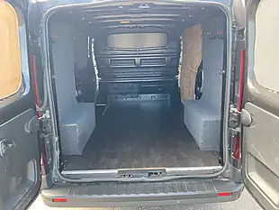 Used 2020 Renault Trafic Energy 28 Sport Nav Black - Interior and Exterior details 10
