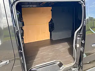Used 2020 Renault Trafic Energy 28 Sport Nav Black - Interior and Exterior details 14