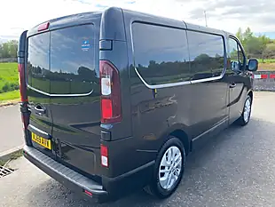 Used 2020 Renault Trafic Energy 28 Sport Nav Black - Interior and Exterior details 3