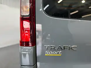 Used 2020 Renault Trafic Energy 28 Sport Nav Minibus Double Cab Grey - Interior and Exterior details 11
